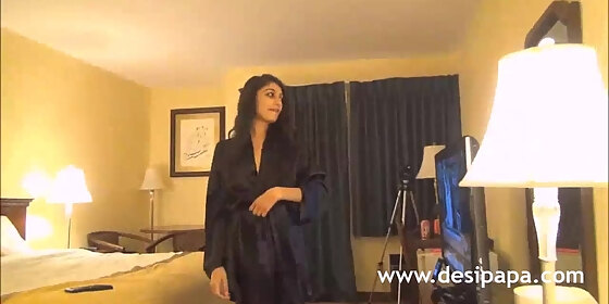 Hotel Invasion Porn - Indian Seductive Babe Naked In Hotel Room HD SEX Porn Video 1:04