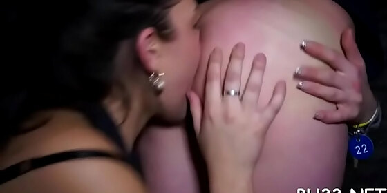 tons of blonde ladies engulfing weenies