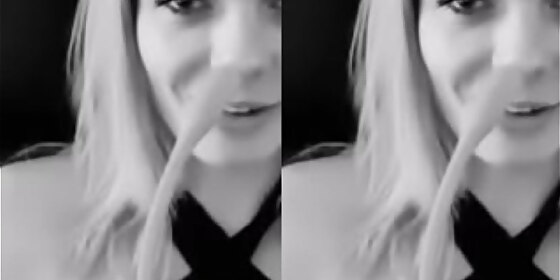 dutch pornstar chelsea de best has a new toye