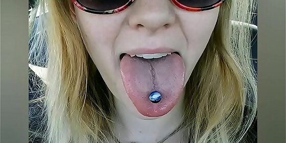 18yo busty blonde with huge tongue