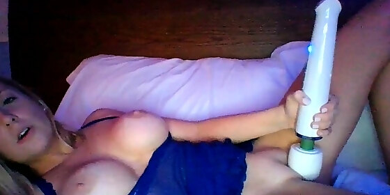big boobs webcam slut toys her asshole