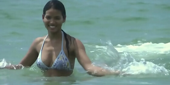 croc sexy bikini girl