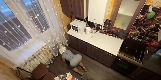 mature stepmom decided to clean the floor but got anal sex