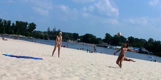 adorable nudist teen sunbathes nude
