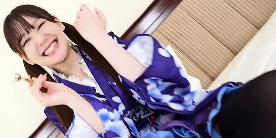 aki igarashi accepts to show how she masturbates herself