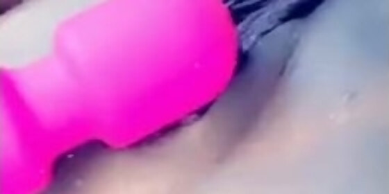 she played in the wet pussy before i fucked