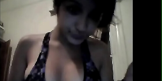 cute teen flash tits and ass webcam