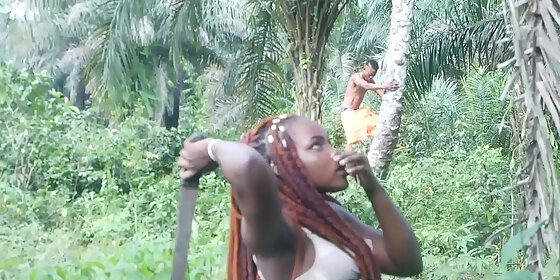 i met her in the bush fetching firewood while i was harvesting palm fruits i helped her and she rewarded me with a good fuck