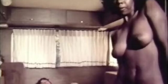 Vintage Ebony Hairy - Vintage Interracial Porn 1970s The Open Road HD SEX Porn Video 8:57