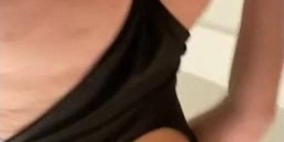 booty bounce and flex