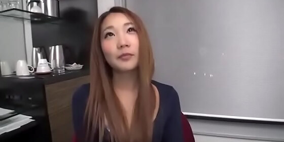 face shape voice how to talk how to laugh similar to a hostess you know isn t he himself