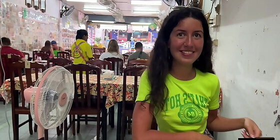 katty west has lunch in an asian cafe without panties and flashes her pussy on public