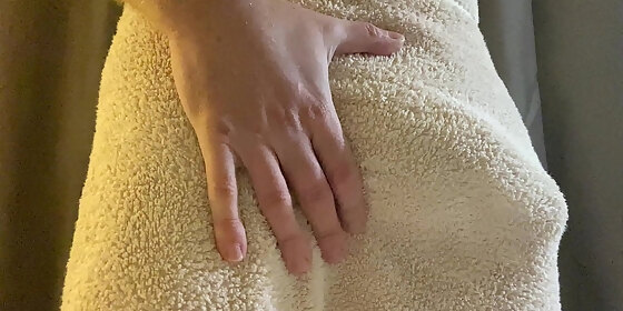 shaking my big british dick until it bursts out from under the towel look at the size of that thing