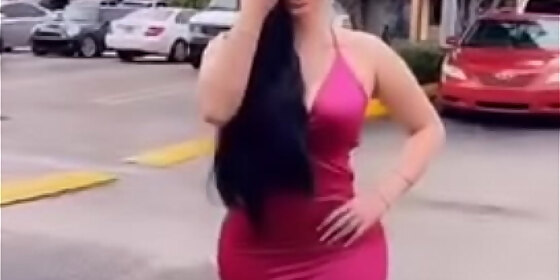 a nalgona whore walking wanting a berga