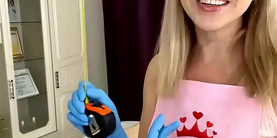 sugarnadya handles long sexy legs for her client after her treatment