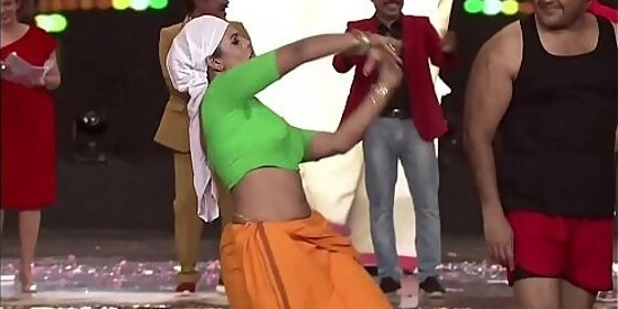 hot mallu actress iniya deep navel dance