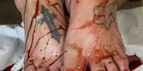who wants to lick suck syrup off of my toes