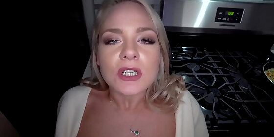banging my big booty milf stepmothers pussy from behind