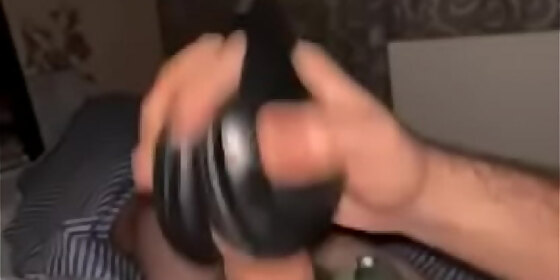 headphones cumshot 2
