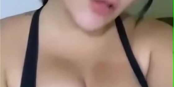 youtuber asmr enseando las tetas wendy asmr