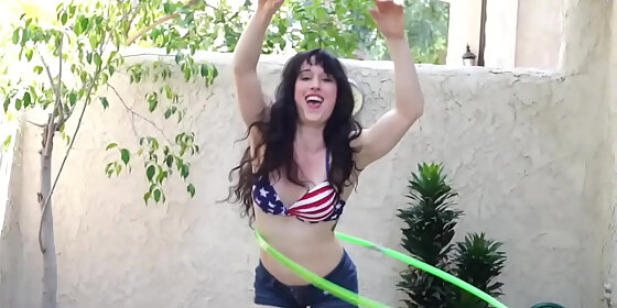 trixx the fitness girl tries hooping