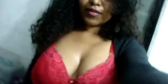 Indian Show Boobs - South Indian Showing Boobs HD SEX Porn Video 1:19