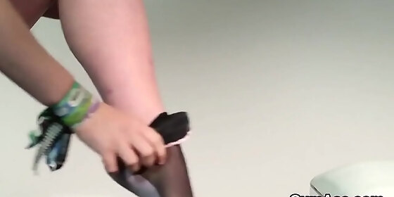 hot hottie gets sperm shot on her face swallowing all the cream