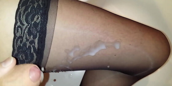 toni 254 cums on his stockings