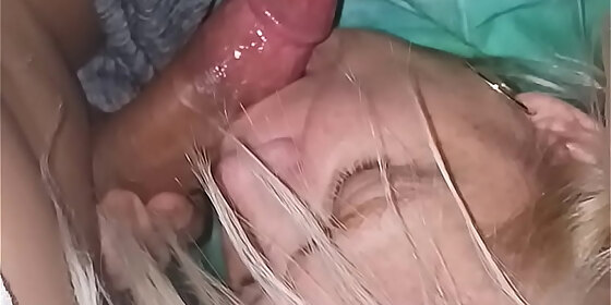 big booty white girl sucking my dick and she knows how to do do it