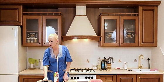 mature4k manager wont pay for bad work so the maid