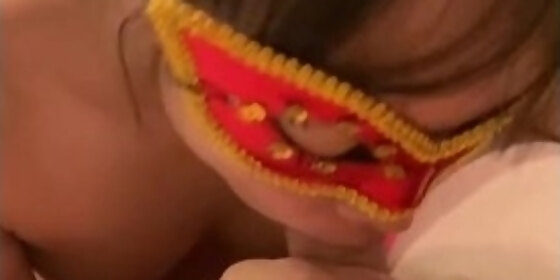 thai slut sucks cock