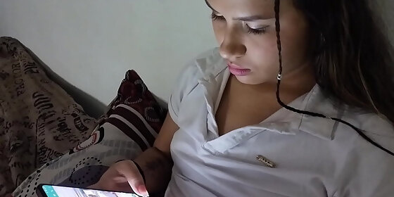i invited her to watch a movie to fuck her and cum on her back part 1