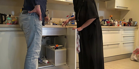british plumber fucks muslim milf in her kitchen