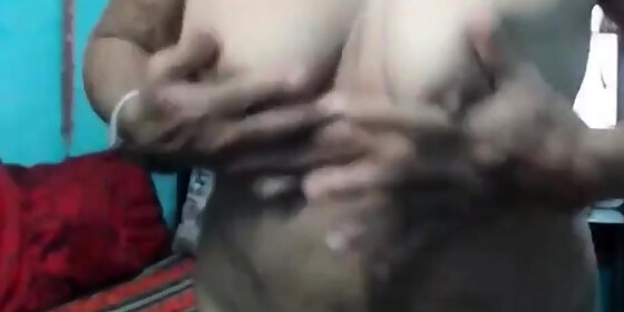 amateur lari liu fingering herself on live webcam