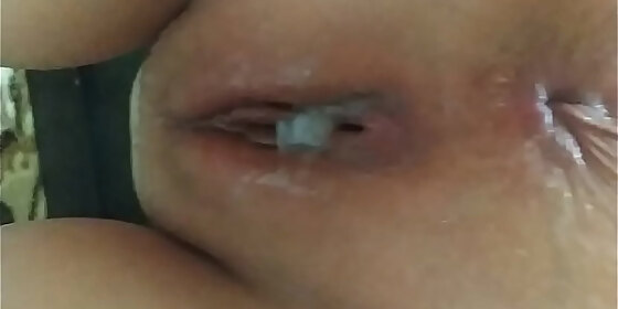 milf asked to remove the condom and fill her pussy with sperm