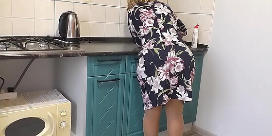 big ass stepmom blowjob and arch stepson back for anal sex