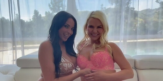 homemade threesome with two sluts