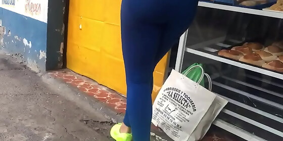 ass of my neighbor marianita in leggings