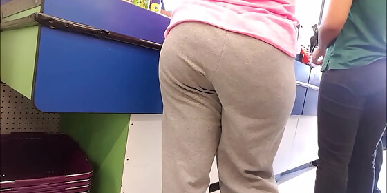 milf latina en pants gris con gran culo redondo grey pants big ass mexican