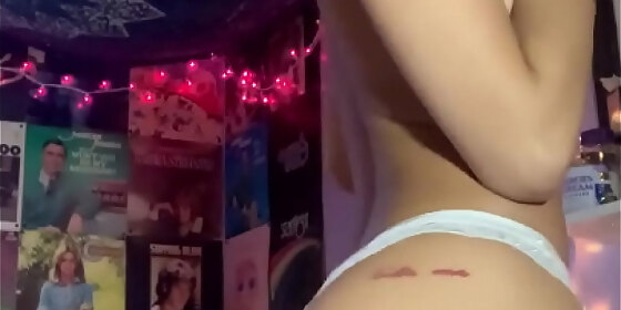 look at the body on this slit