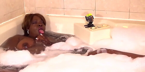 lisa rivera plays with her pussy in the jacuzzi super hot films