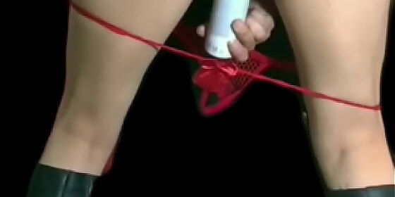 she likes to show off her pussy while dancing reggaeton and gets aroused with her deodorant