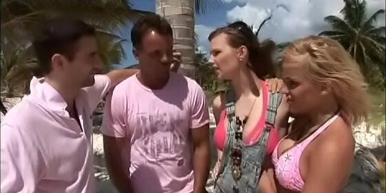 after getting her tight asshole licked britney gives a double blowjob