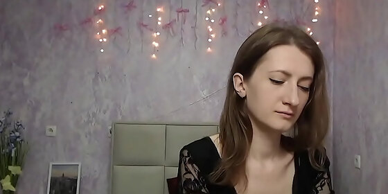 amateur babe fondling tits on webcam solo
