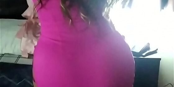 peruvian slut shows big ass