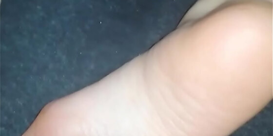 amateuer footjob toejob cum on feet cum on soles