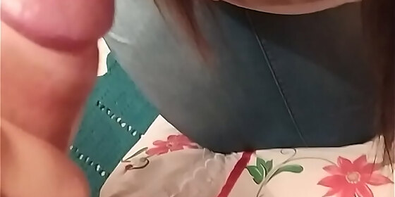 skirtshouse sucking the gifted 2