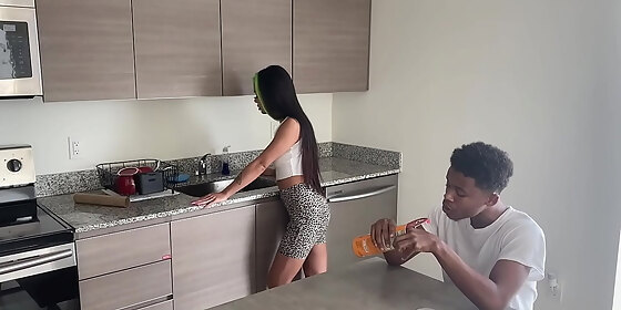 lil d s gf walked in on him cheating was only she wasn t invited