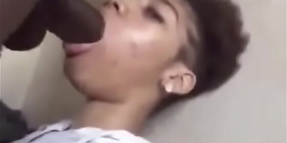 la vecina me la chupa