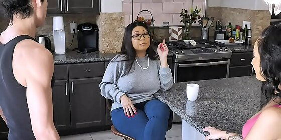 asian stepmom krystal davis gives stepdaughter avery black a geisha lesson
